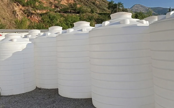 化工液体储存注意事项——选对PE西宁塑料桶避免安全隐患 化工液体储存注意事项——选对PE西宁塑料桶避免安全隐患